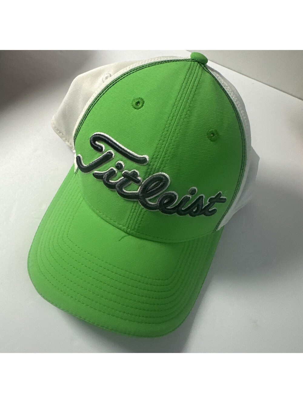 Titleist Golf Hat Green White Mesh Flex Fit L/XL Stretch Cap